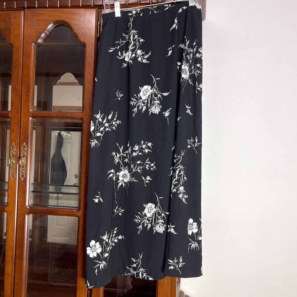Liz Baker 90s Vintage Black White Floral Maxi Skirt Elastic Waist Womens Medium